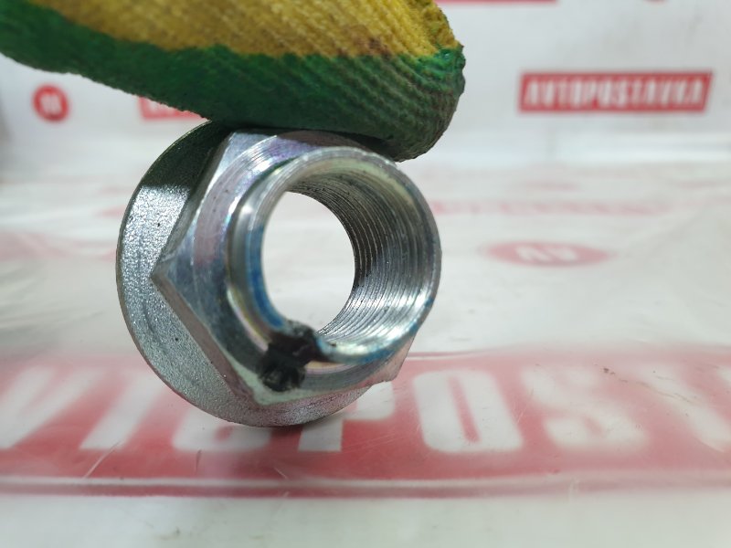 Гайка ступицы, 100 рублей, Красноярск