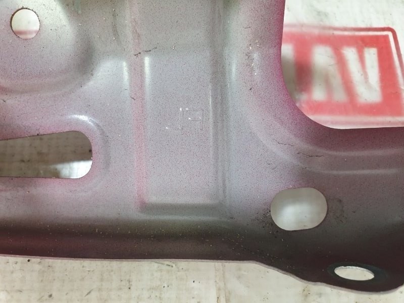 Кронштейн крыла, 1000 рублей, Красноярск