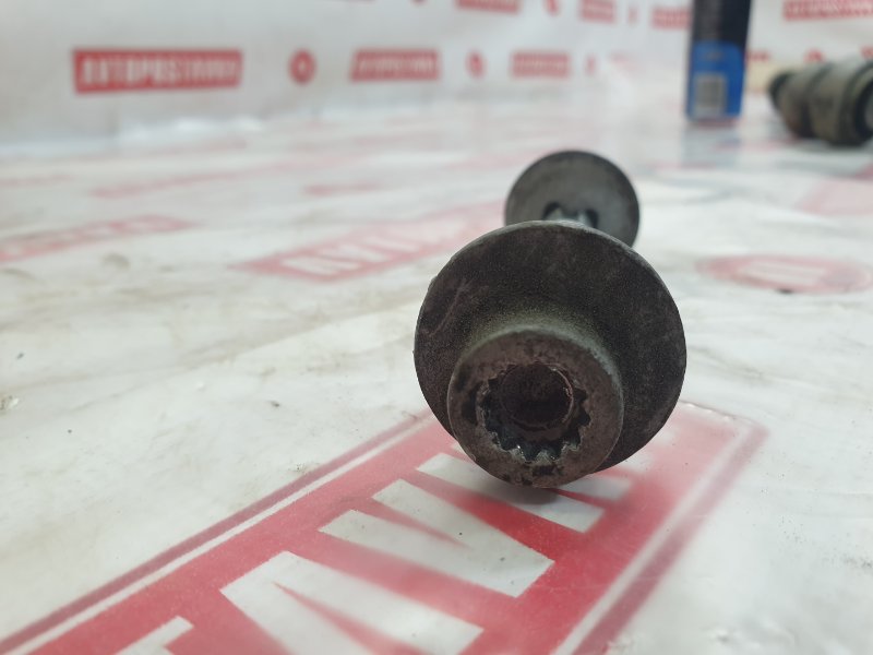 Болт развальный, 500 рублей, Красноярск