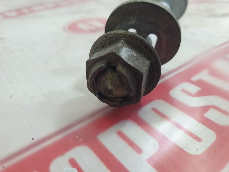 Болт развальный, 500 рублей, Красноярск