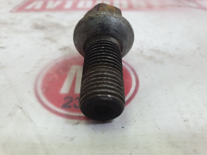 Болт колесный, 100 рублей, Красноярск