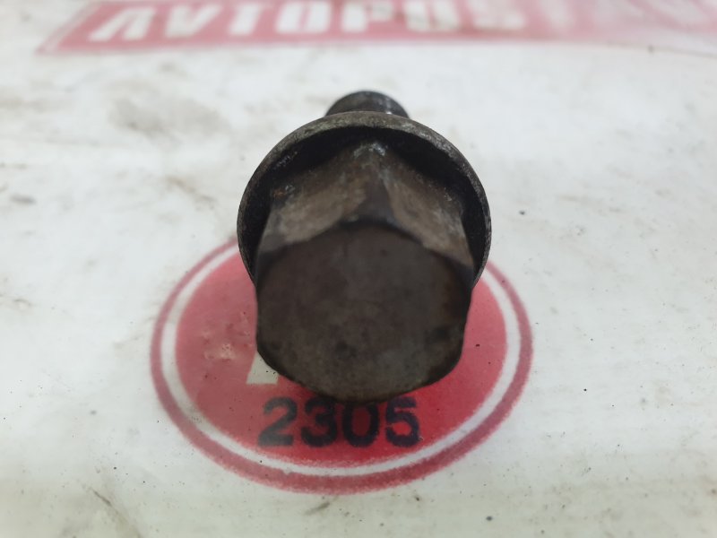 Болт колесный, 100 рублей, Красноярск