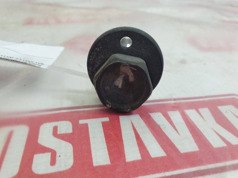 Болт развальный, 500 рублей, Красноярск