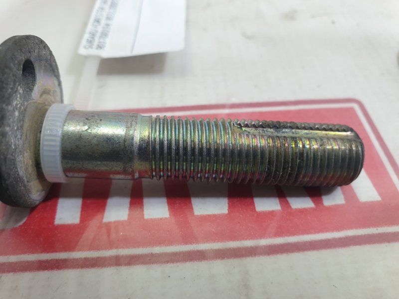 Болт развальный, 500 рублей, Красноярск