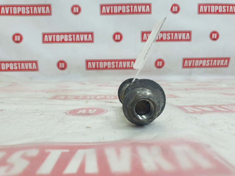 Болт развальный, 500 рублей, Красноярск