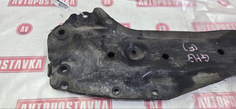 Подрамник поперечный, 300 рублей, Красноярск