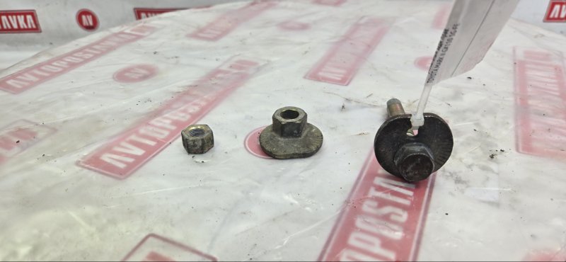 Болт развальный, 500 рублей, Красноярск