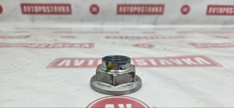 Гайка ступицы, 100 рублей, Красноярск