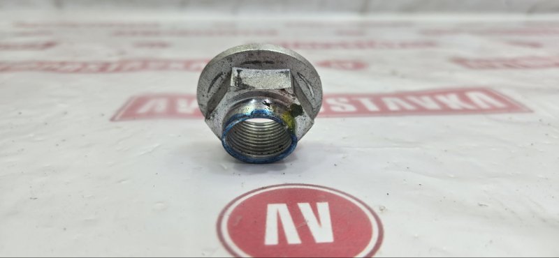 Гайка ступицы, 100 рублей, Красноярск