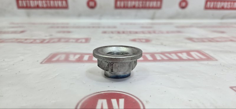 Гайка ступицы, 100 рублей, Красноярск