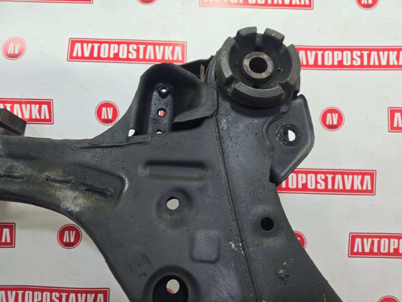 Подрамник поперечный, 4800 рублей, Красноярск