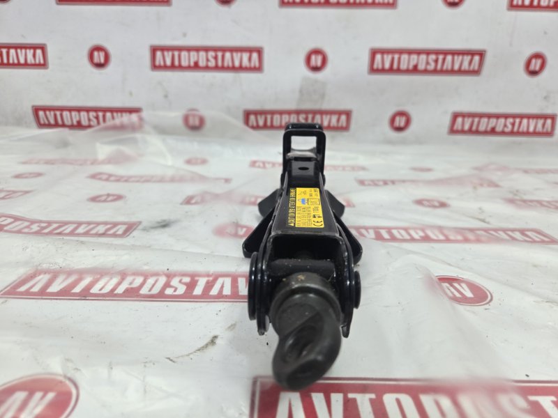 Домкрат, 2000 рублей, Красноярск