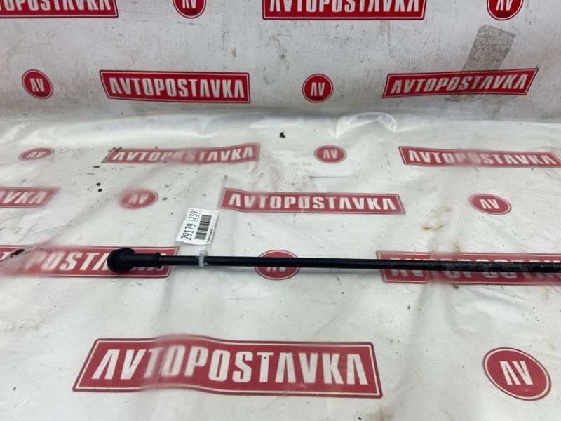 Держатель капота, 500 рублей, Красноярск