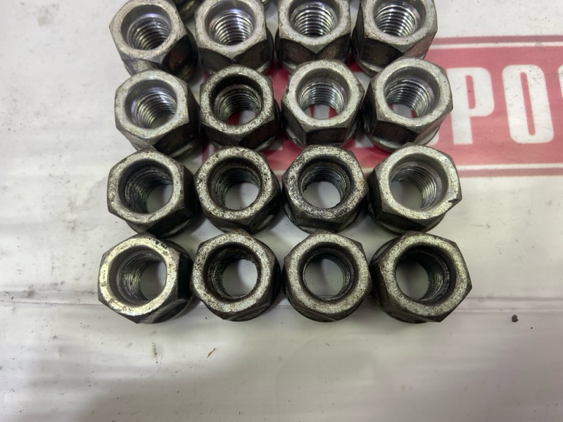 Гайка колесная, 1000 рублей, Красноярск