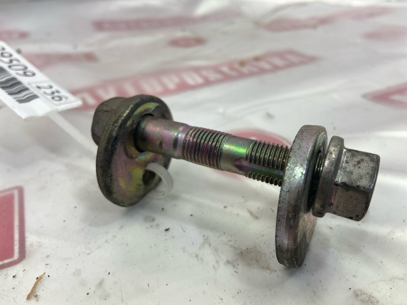 Болт развальный, 500 рублей, Красноярск