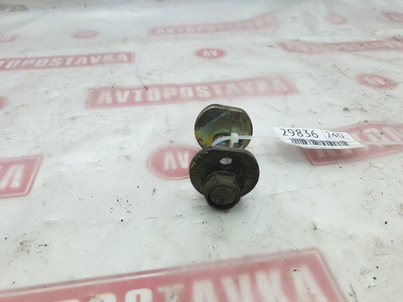 Болт развальный, 500 рублей, Красноярск