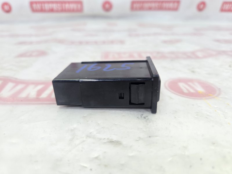 Кнопка противотуманной фары, 500 рублей, Красноярск