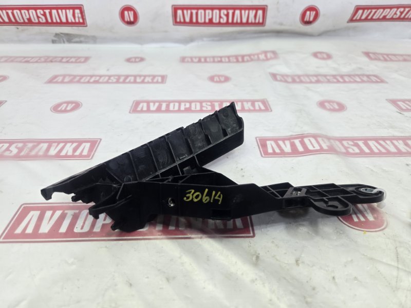 Клипса бампера, 1000 рублей, Красноярск