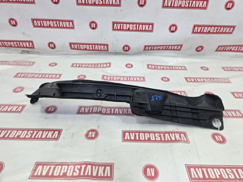 Накладка крыла, 500 рублей, Красноярск