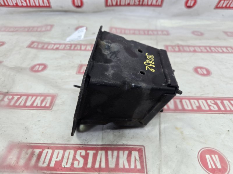 Кронштейн усилителя бампера, 500 рублей, Красноярск