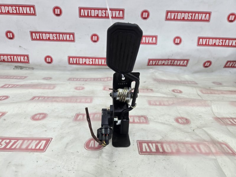 Педаль газа, 1000 рублей, Красноярск