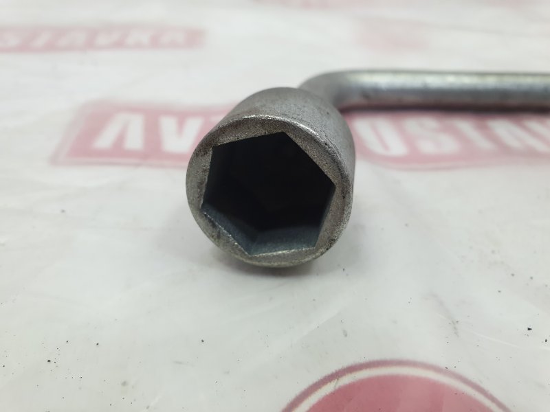 Ключ балонный, 300 рублей, Красноярск