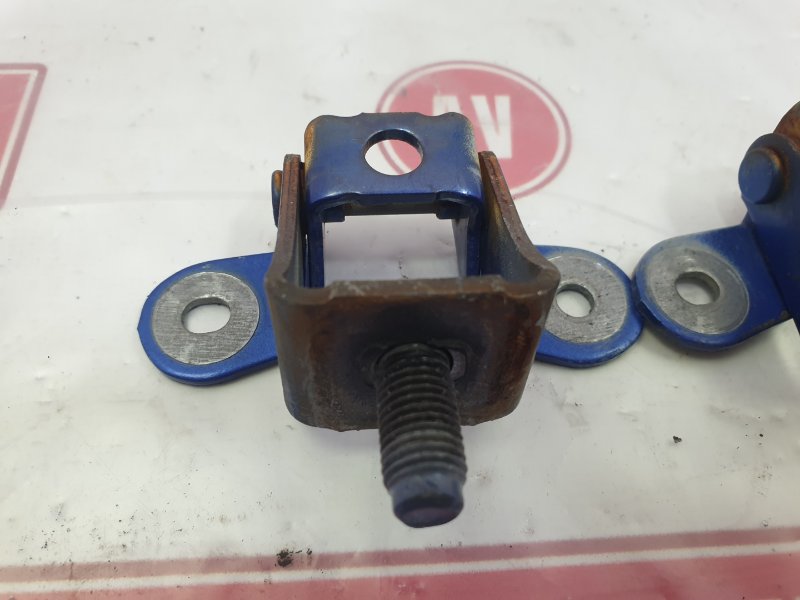 Петля двери багажника, 1850 рублей, Красноярск