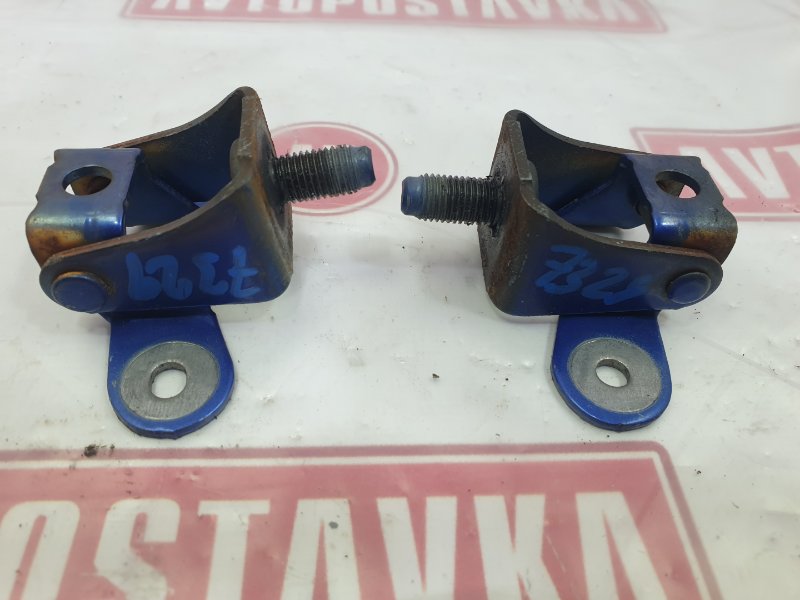 Петля двери багажника, 1850 рублей, Красноярск