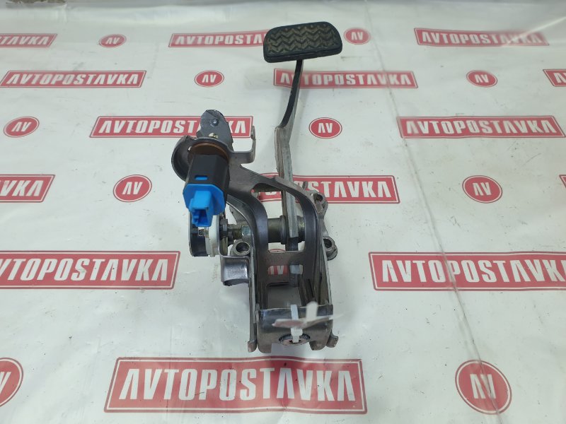 Педаль тормоза, 1000 рублей, Красноярск