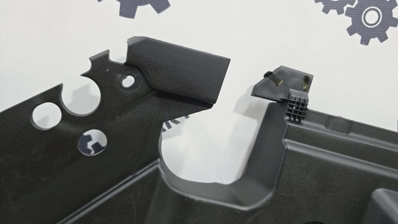 Накладка замка капота, 3000 рублей, Лосино-Петровский