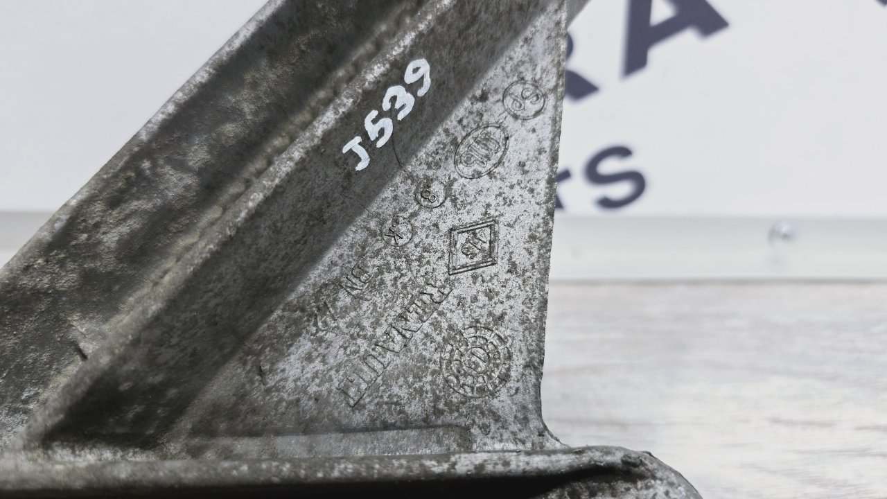 Кронштейн МКПП, 1000 рублей, Лосино-Петровский