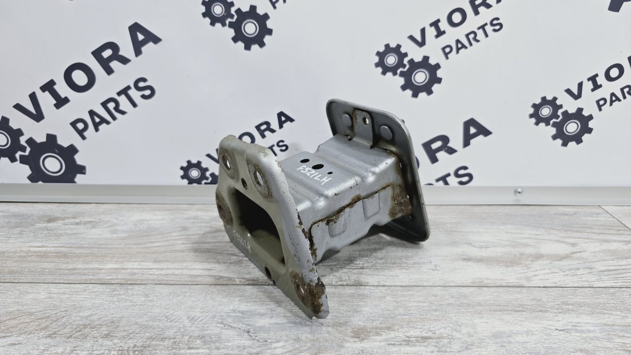 Кронштейн усилителя бампера, 2200 рублей, Лосино-Петровский