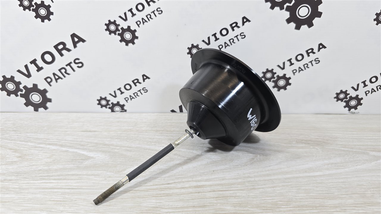 Болт крепления запасного колеса, 750 рублей, Лосино-Петровский