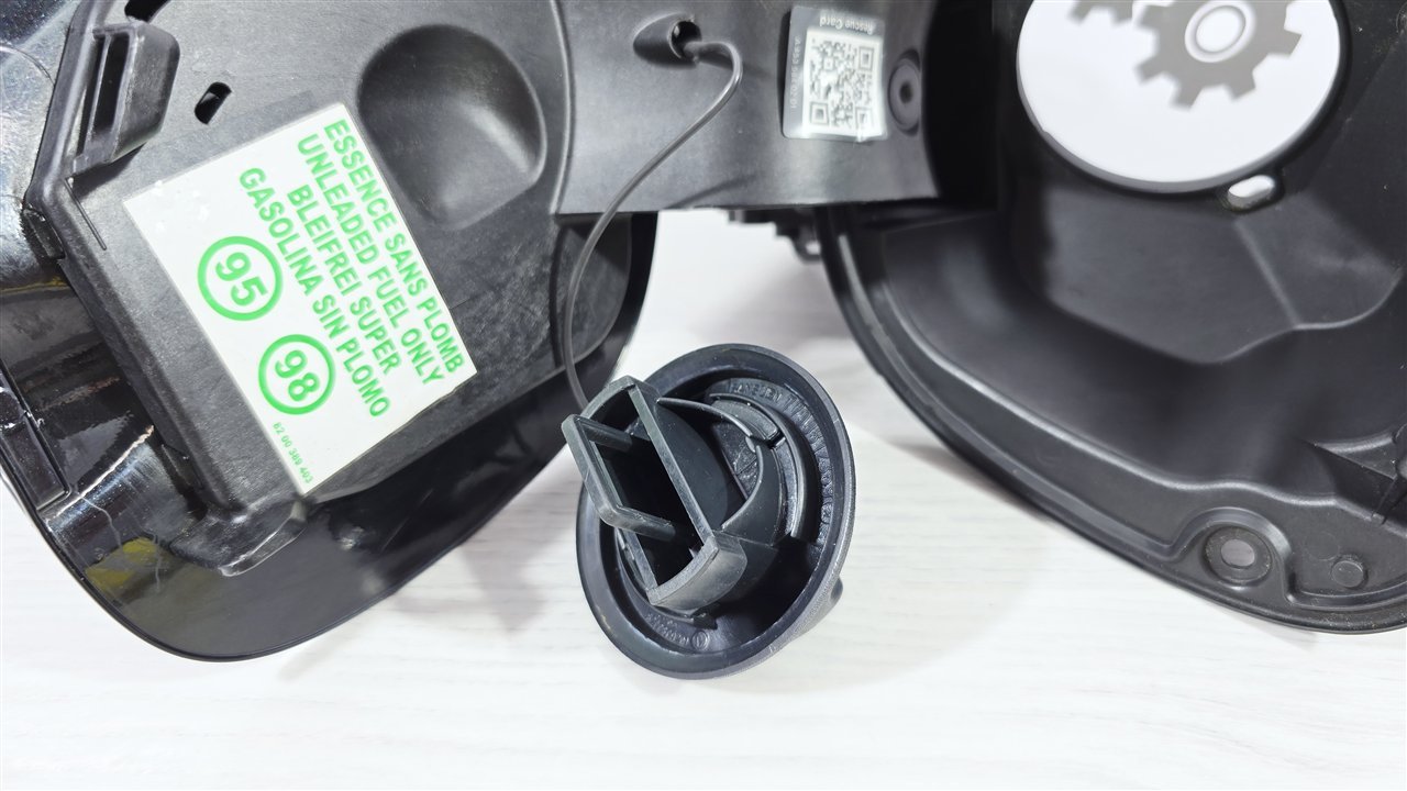 Лючок топливного бака, 7000 рублей, Лосино-Петровский