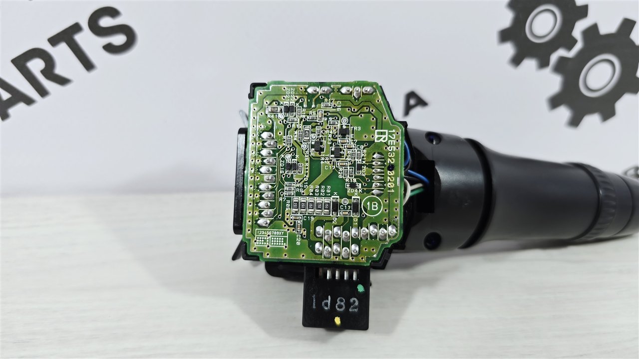 Переключатель подрулевой, 3800 рублей, Лосино-Петровский