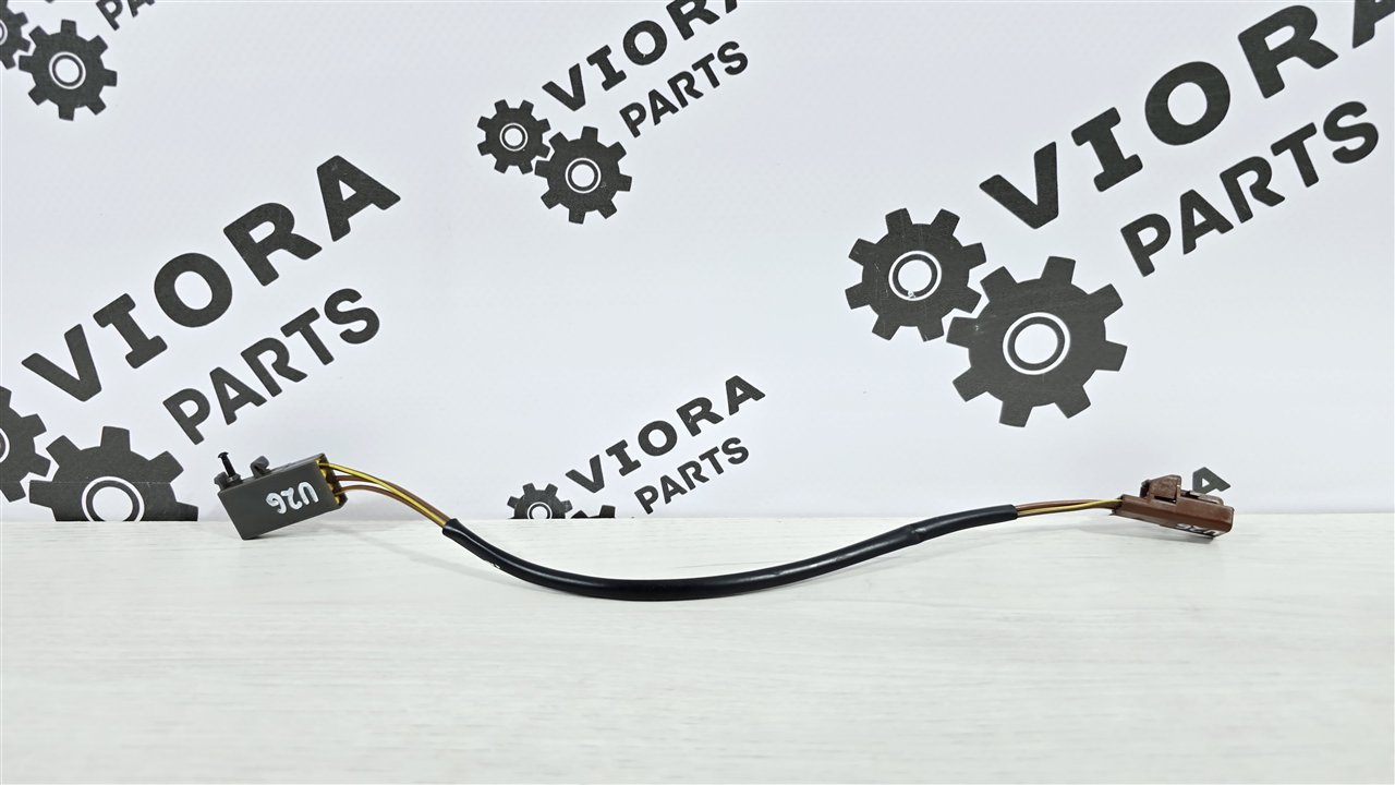 Концевик замка багажника, 2200 рублей, Лосино-Петровский