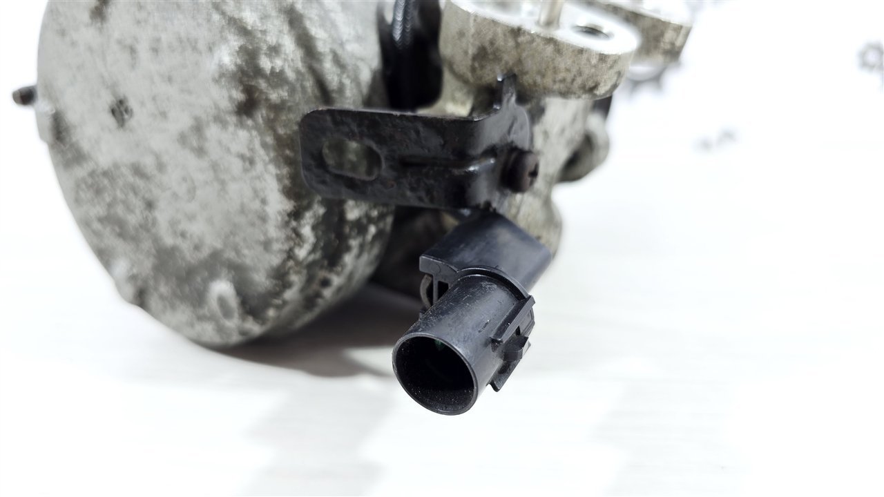 Компрессор кондиционера пробег 60к!, 4000 рублей, Лосино-Петровский