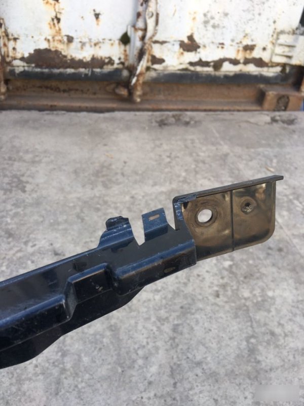 Кронштейн бампера центральный, 500 рублей, Красноярск