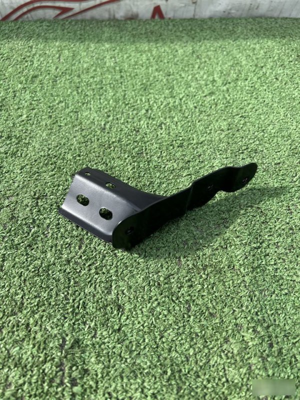 Кронштейн крыла, 500 рублей, Красноярск