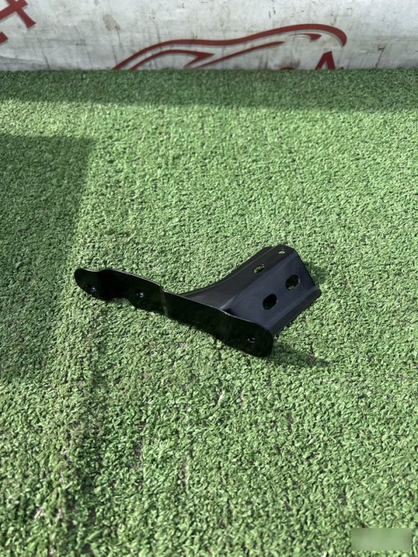 Кронштейн крыла, 500 рублей, Красноярск