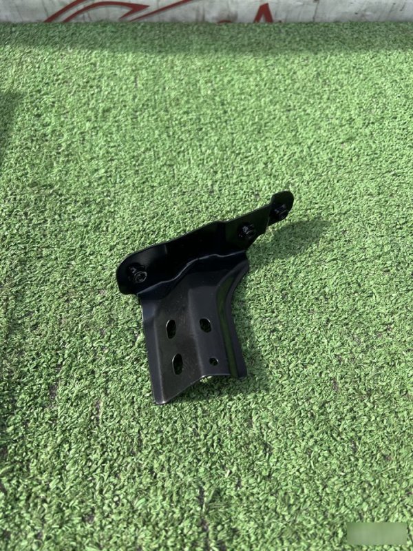 Кронштейн крыла, 500 рублей, Красноярск