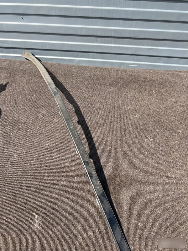 Молдинг лобового стекла, 3000 рублей, Кузнецово