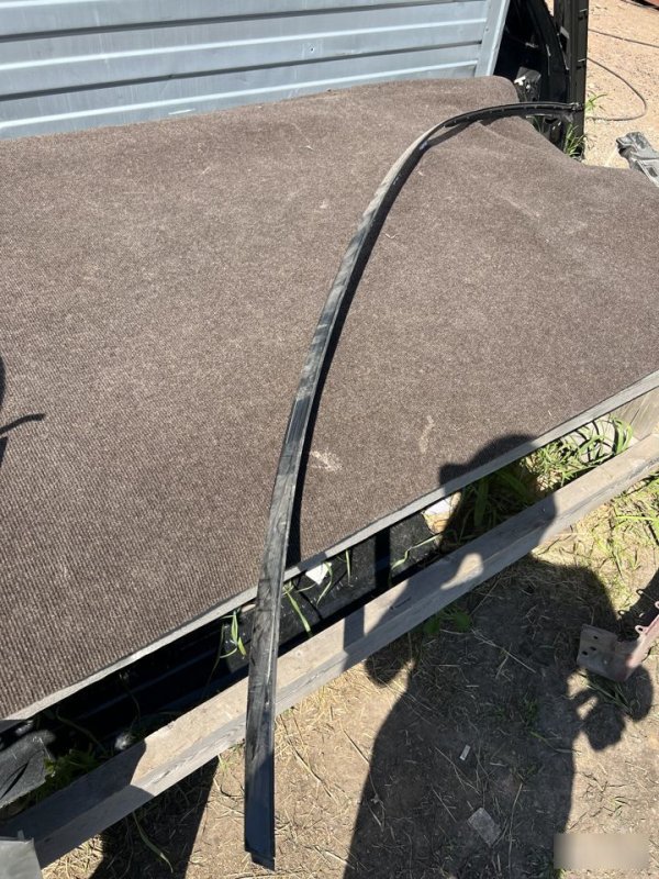 Молдинг лобового стекла, 3000 рублей, Кузнецово