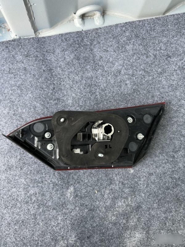 Фонарь в крышку багажника, 10000 рублей, Кузнецово