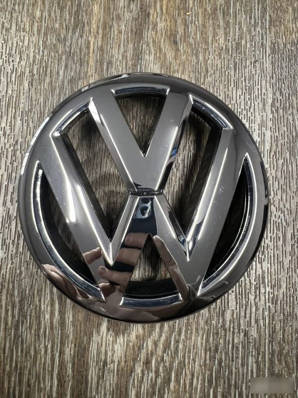 Эмблема решетки радиатора, 1000 рублей, Красноярск