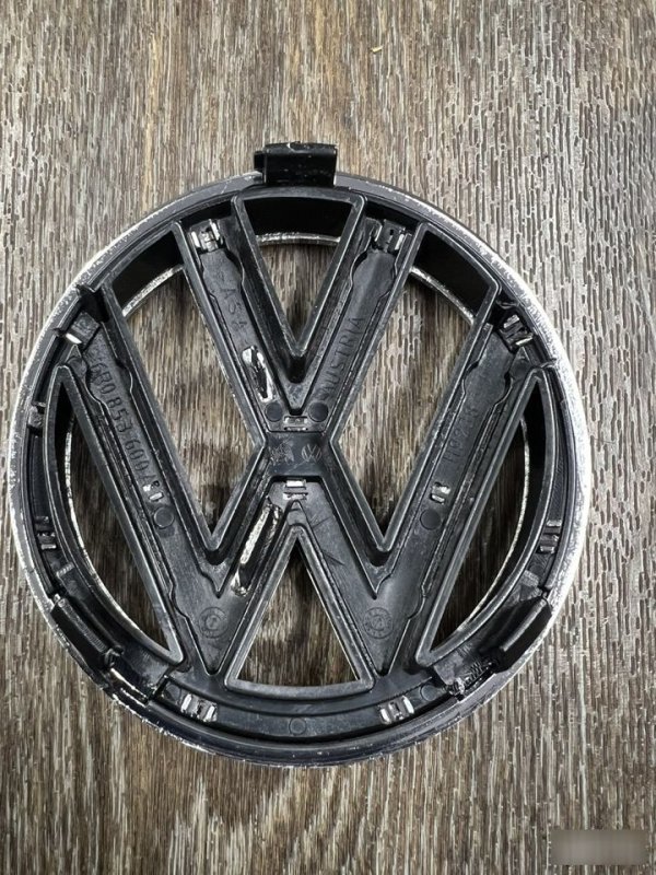 Эмблема решетки радиатора, 1000 рублей, Красноярск