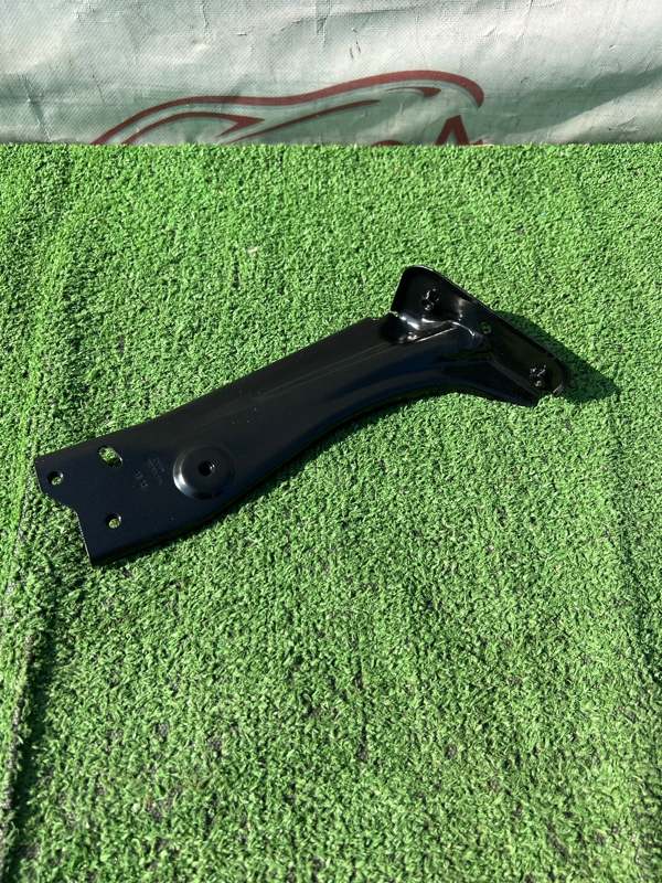 Кронштейн крыла, 1000 рублей, Красноярск