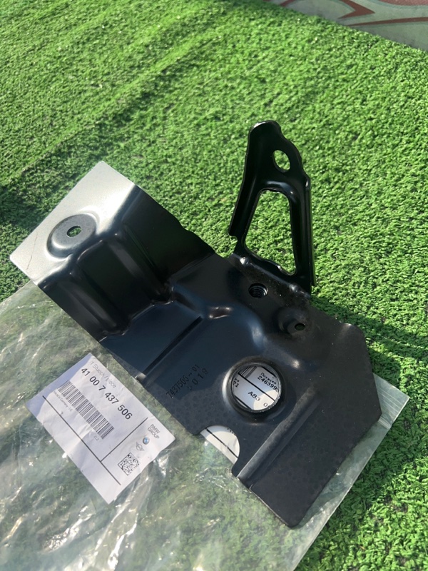 Кронштейн крыла, 2000 рублей, Красноярск