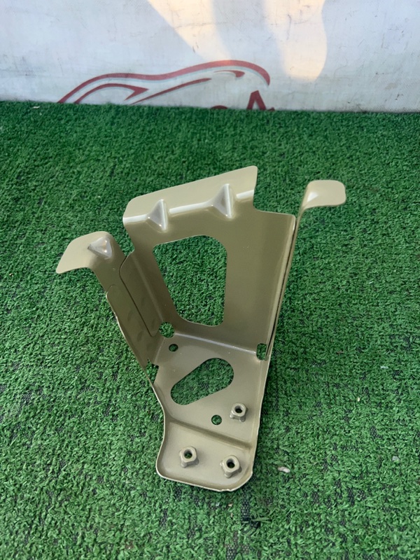 Кронштейн крыла, 2000 рублей, Красноярск