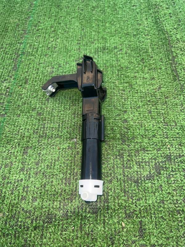 Форсунка омывателя фар, 1000 рублей, Красноярск